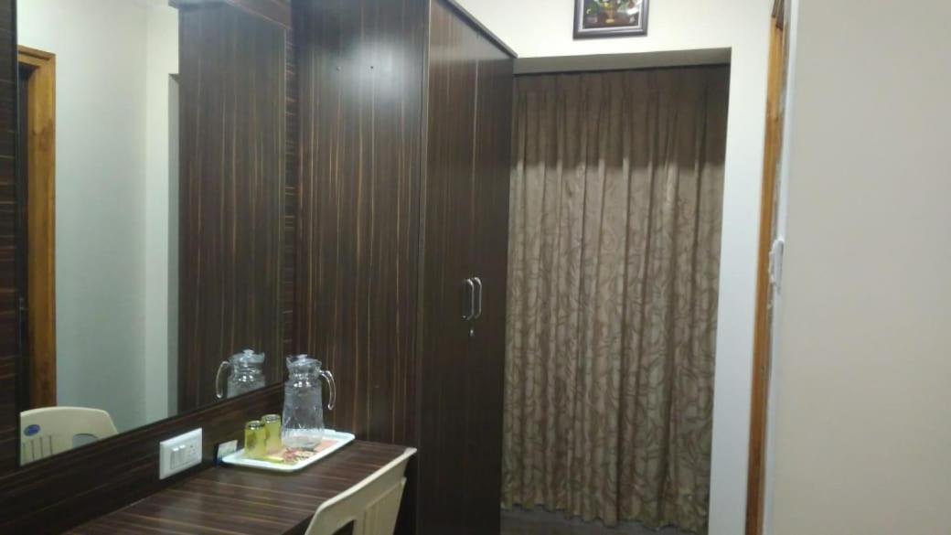 Отель Famous Residency Tiruchirappalli Экстерьер фото
